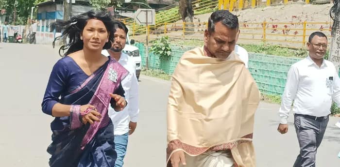 মনোনয়ন জমা দিতে পৌছালেন রাজগঞ্জের তৃণমূল প্রার্থী স্বপ্না বর্মন