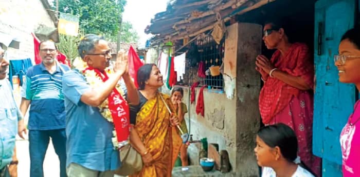 কথা-তাল-ছন্দে প্রচার বামেদের থিম গানে আসর মাতাচ্ছে তৃণমূলও, ভোট মরশুমে সুরেলা সোশ্যাল মিডিয়া