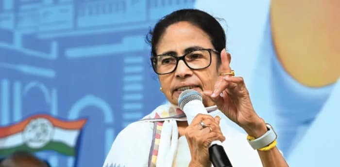 বাইরে থেকে টাকা, মাদক, অস্ত্র ঢুকছে, যত চক্রান্ত হোক, একচুল জমি ছাড়বেন না: মমতা