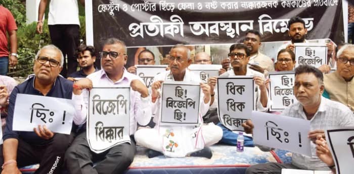 পোস্টার ছেঁড়া নিয়ে সরগরম শিলিগুড়ি ধরনায় গৌতম, পুলিশের সঙ্গে বচসা শংকরের