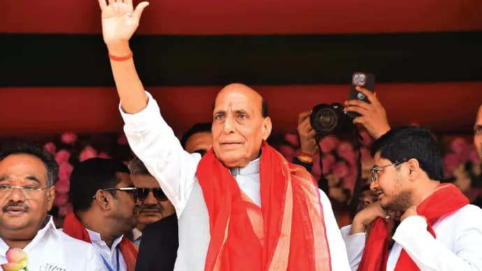দুর্গাপুজোর ইউনেস্কো স্বীকৃতি: ‘মিথ্যা’ ভাষণ রাজনাথের, প্রতিবাদ তৃণমূলের