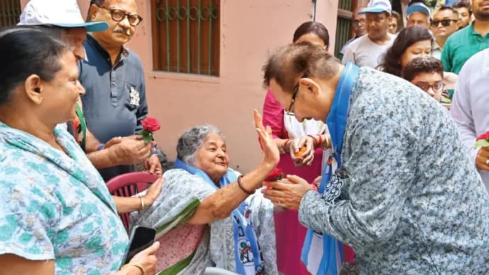 সেজেছে ভবানীপুর, আজ মনোনয়ন মমতার , ঘরে ঘরে প্রচারে সুর চড়াচ্ছেন অরূপ-ববিরা