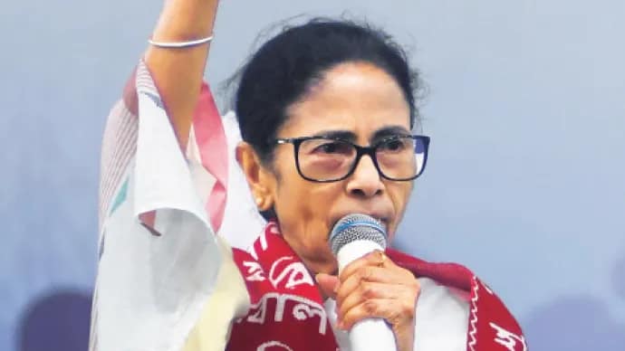 কালীঘাটের বাড়ি থেকে হেঁটে গোপালনগরে সার্ভে বিল্ডিংয়ে গিয়ে মনোনয়ন জমা দেবেন মমতা বন্দ্যোপাধ্যায়