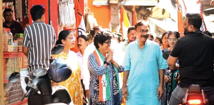 বালুরঘাট: বিজেপি প্রার্থী বিদ্যুৎকে নিয়ে প্রচারে সুকান্ত, শহরে পালটা প্রচার অর্পিতার