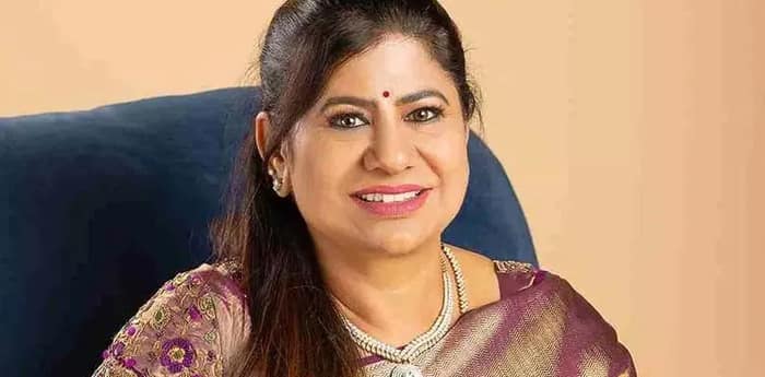 সবচেয়ে ধনী প্রার্থী ‘লটারি কিং’য়ের স্ত্রী