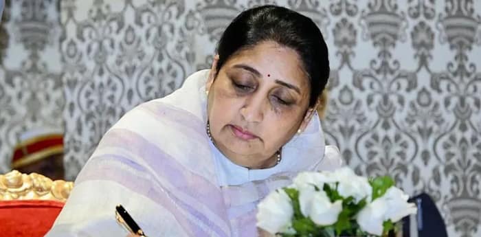 প্রার্থী প্রত্যাহার কংগ্রেসের, বারামতি থেকে বিনা প্রতিদ্বন্দ্বিতায় জয় নিশ্চিত সুনেত্রা পাওয়ারের