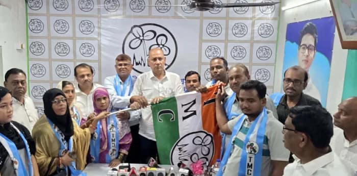উলুবেড়িয়া দক্ষিণ বিধানসভা কেন্দ্রে তৃণমূলে যোগ ১১ পঞ্চায়েত সদস্যের