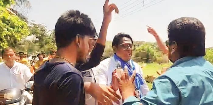 পূর্ব মেদিনীপুরের ময়নায় তৃণমূল  প্রার্থীর মিছিলে হামলা বিজেপির