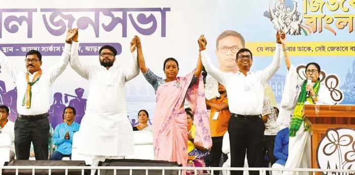 ঝাড়গ্রামে অনুমতি ছাড়া বিজেপির দেওয়াল লিখন, মমতার সভায় এসে নালিশ লোধা-শবরদের