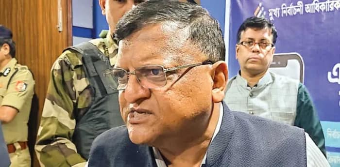 ভালো কাজে পুরস্কার, বেচাল হলেই ওষুধ, বীরভূমে প্রশাসনিক বৈঠকে বার্তা সিইওর