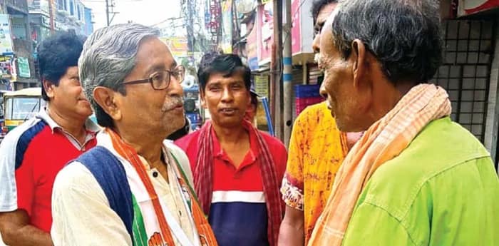 বারুইপুর পশ্চিমে একাই নির্বাচনি প্রচারে কং প্রার্থী