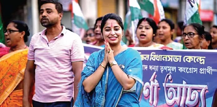 বাসি ভাত-টক ডাল আর ডাব, সাদামাটা খাবারই শরীর ঠান্ডা রাখছে ঋতুপর্ণার