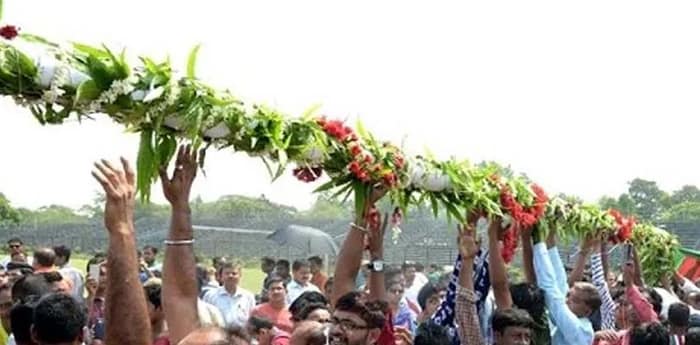 প্রথা মেনে আজ ময়দানে হবে বারপুজো
