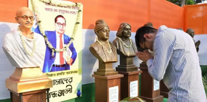 সভা চত্বরে মনীষীদের মূর্তি, মডেলে ফুটে উঠল সুন্দরবনের পরিবেশ, পৈলানে অভিষেকের সভা
