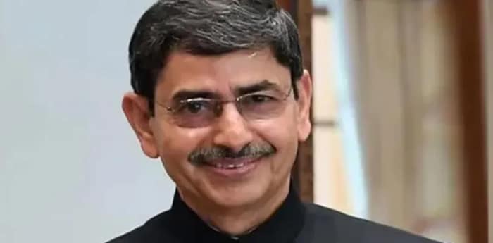 পরিবর্তন? রাজ্যপালের রাজনৈতিক মন্তব্যে তীব্র বিতর্ক বঙ্গে
