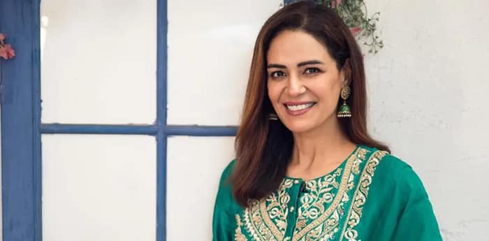 ‘গুড গার্ল’ ইমেজ থেকে বেরিয়ে আসা কঠিন ছিল: মোনা