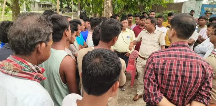 হিমঘর থেকে  অ্যামোনিয়া গ্যাস লিক হওয়ায় আতঙ্কিত ময়নাগুড়ি ব্লকের জল্পেশ মেলার মাঠ সংলগ্ন এলাকার বাসিন্দারা