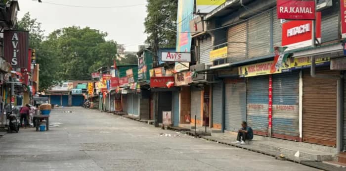 শিলিগুড়িতে অঘোষিত ‘বন্‌ধ’