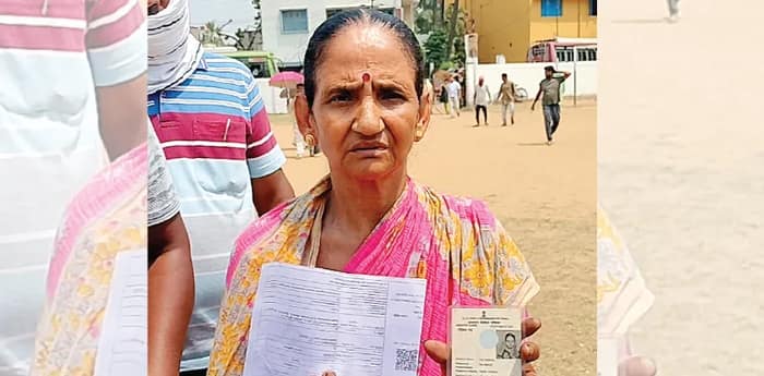 কুৎসার জবাব ইভিএমেই, ভোট শুরুর আগেই মহিলাদের ভিড় বুথে, চিন্তায় পদ্ম শিবির