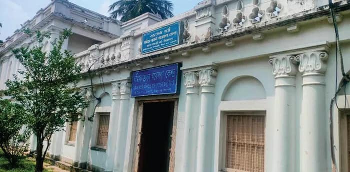 একদা লাল দুর্গ নৈহাটিতে এখন সবুজের ছায়া, দাবি বাসিন্দাদের, অস্তিত্ব সংকটে বিরোধীরা, মত নানা মহলের