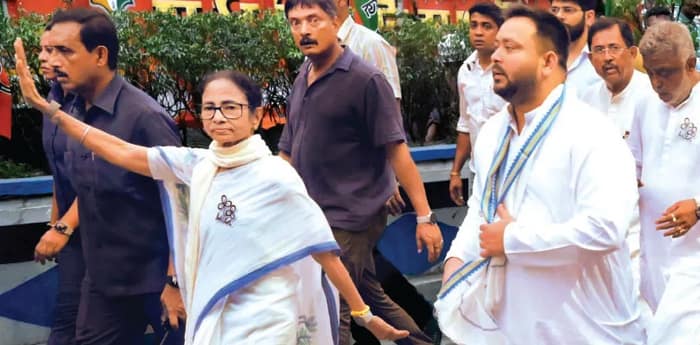 প্রচারের পিচে ‘ডবল সেঞ্চুরি’ পার মমতার