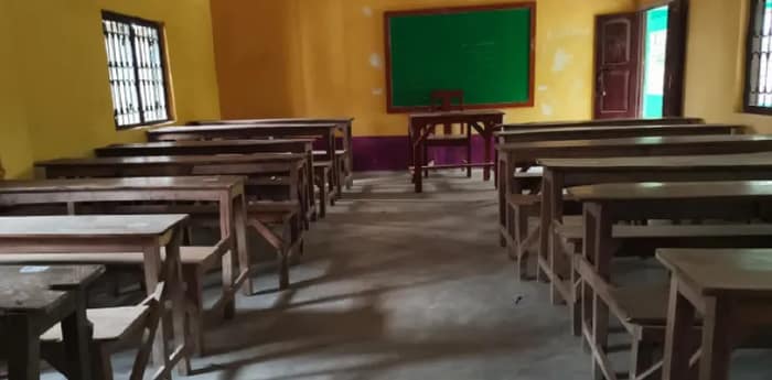 প্রথম দফার ভোট শেষে স্কুল খুললেও পড়ুয়াদের উপস্থিতি কম