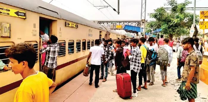 ৮ বছর পর ফিরলেন ৫০ জন ঘরছাড়া