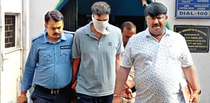 নাবালিকাকে ধর্ষণের চেষ্টায় অভিযুক্ত ইসিএলের জওয়ান, নাবালিকাকে ধর্ষণের চেষ্টায় অভিযুক্ত ইসিএলের জওয়ান