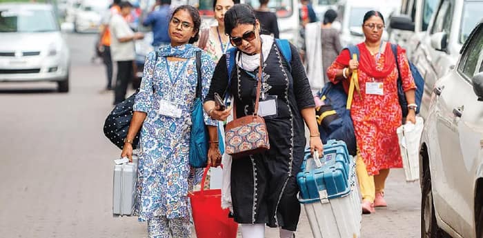 সল্টলেক থেকে রাজারহাট, পুরুষদের থেকে এগিয়ে ৭৫০০ ‘লক্ষ্মী ভোটার’, ৩ কেন্দ্রে ভোটার ৬ লক্ষ ৯০ হাজার