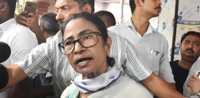 অবজারভাররা বিজেপির নির্দেশে কাজ করছেন, বুথ পরিদর্শনে বেরিয়ে তোপ মমতার