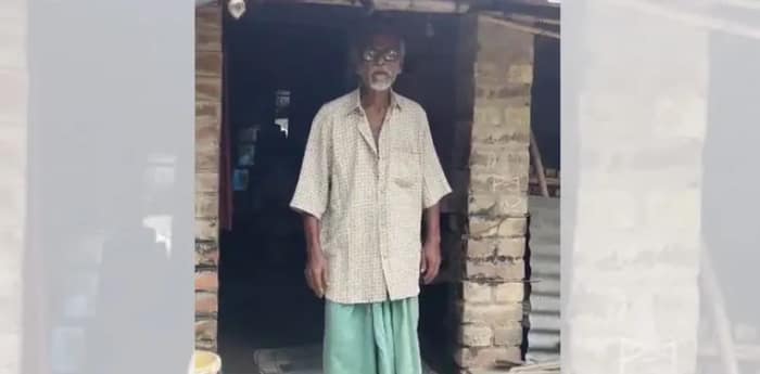 লুঙ্গিতে আপত্তি কেন্দ্রীয় বাহিনীর,  ভোট দিতে হল পোশাক বদলেই!
