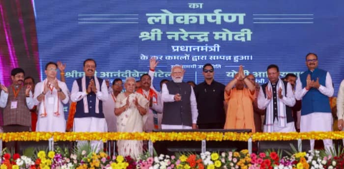 গঙ্গা এক্সপ্রেসওয়ের উদ্বোধন প্রধানমন্ত্রীর, বাংলায় ভোট প্রচার সেরেই যোগীরাজ্যে