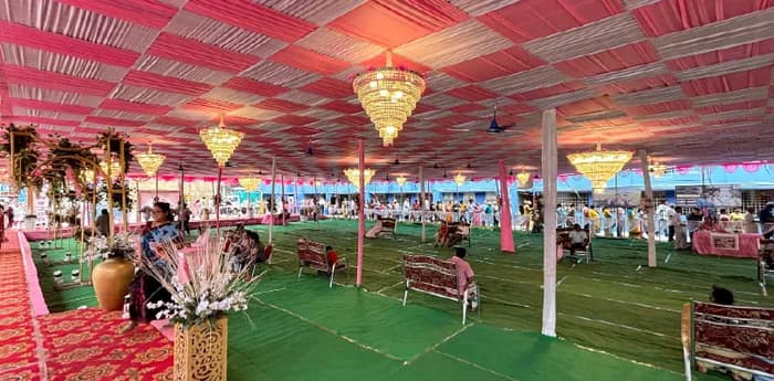 বাজছে মিউজিক-ঝাড়বাতির আলো, গড়িয়া ও বারুইপুরের মডেল ভোটকেন্দ্র যেন বিয়ে বাড়ি!