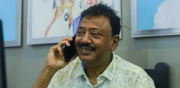 কেন্দ্রীয় বাহিনীর চোখে চোখ রেখে ভোট করলেন তৃণমূল নেতা-কর্মীরা