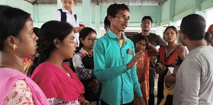 পরীক্ষা বাতিল! মিড-ডে মিল খেয়ে বাড়ি চলে যাওয়ার নির্দেশ প্রধান শিক্ষকের, ক্ষোভ অভিভাবকদের