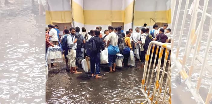 ভোটের রাতে তুমুল বৃষ্টি, দুর্ভোগ শহরে, জলমগ্ন নেতাজি ইনডোরের ডিসিআরসি, দুর্যোগ অব্যাহত বৃহস্পতিবারও