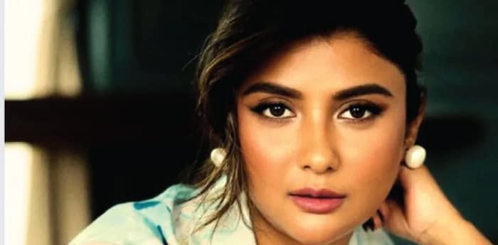 কানের মঞ্চে পার্নো