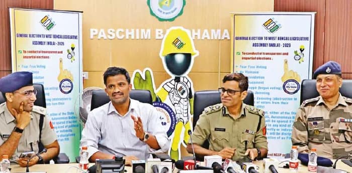 অশান্তিতে বিরক্ত শিল্পাঞ্চলবাসী তৃণমূলের কার্যালয়ে আগুন, স্বাস্থ্যকেন্দ্রে ভাঙচুর, গ্রেপ্তার ২০০