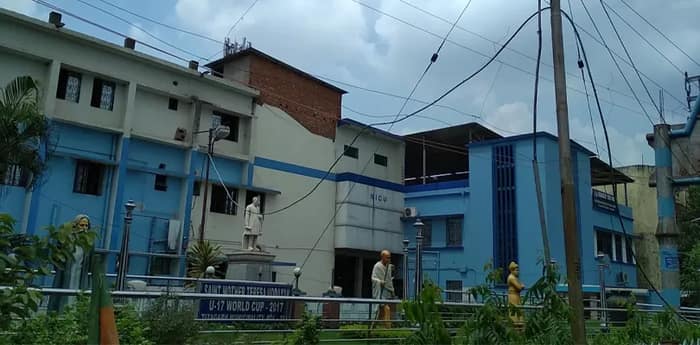 বকেয়া বেতনের দাবি তুলে  টিটাগড় পুরসভায় বিক্ষোভ, সমস্যা সমাধানের আশ্বাস বিজেপি বিধায়কের