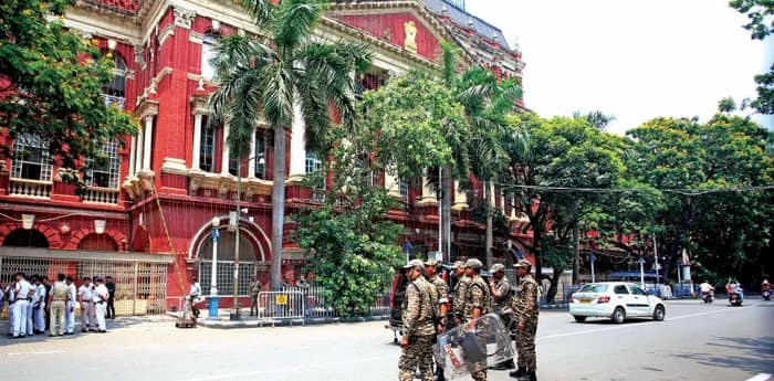 পুরানো কলকাতার ছবিতে সেজে  উঠছে মহাকরণে মুখ্যমন্ত্রীর অফিস