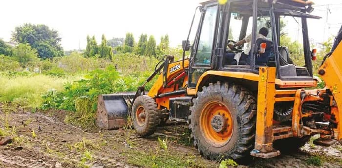 দক্ষিণ হাওড়ায় সাফাই অভিযানে বিজেপি, বুলডোজারে দখলমুক্ত পার্ক-খেলার মাঠ