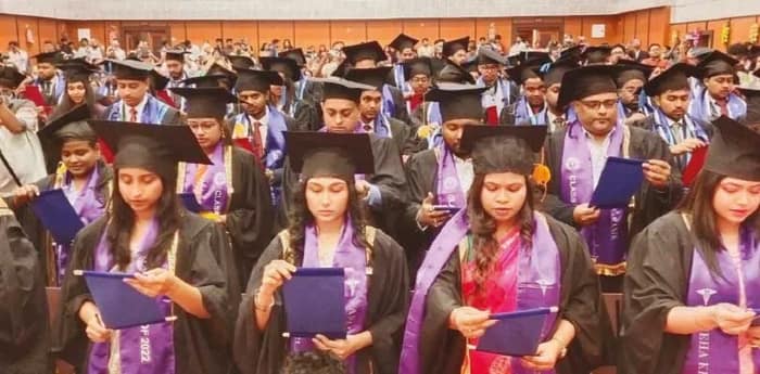 হলদিয়া মেডিকেল কলেজে নব্য চিকিৎসকদের শপথবাক্য পাঠ