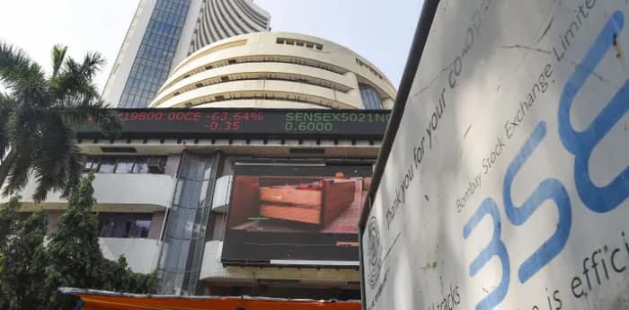 বুধবার সকালে মাত্র ১০০ পয়েন্ট বেড়ে খুলল বিএসই সূচক সেনসেক্স