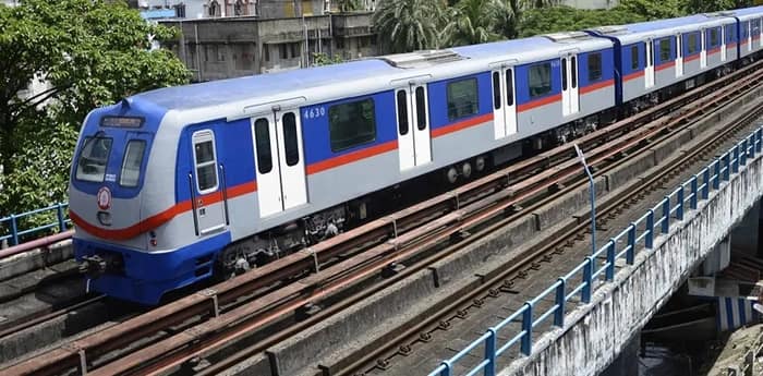 বর্তমানে স্বাভাবিক ইস্ট-ওয়েস্ট মেট্রো (গ্রিন লাইন) পরিষেবা, দাবি রেলের