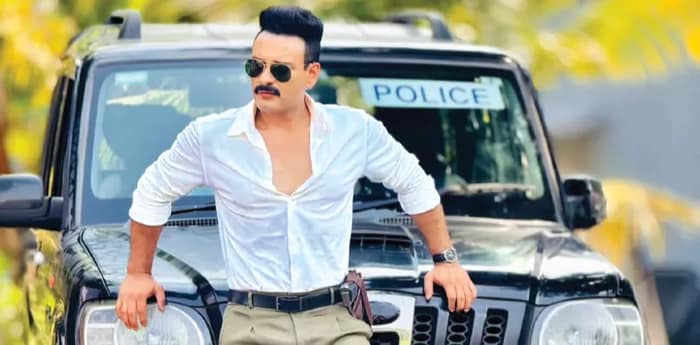 ‘শিল্পীরা রাজনীতি থেকে দূরে থাকলেই ভালো’