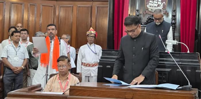 ভবানীপুর কেন্দ্র রেখে দিলেন শুভেন্দু, নন্দীগ্রামে উপনির্বাচন, বিজেপির প্রার্থী কে?