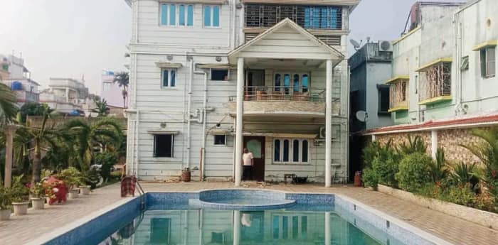 তৃণমূল বিধায়কের পৈলানের বাড়িতে অভিযান পুলিশের, ফার্ম হাউসে সুইমিং পুল, বিদেশি পাখি