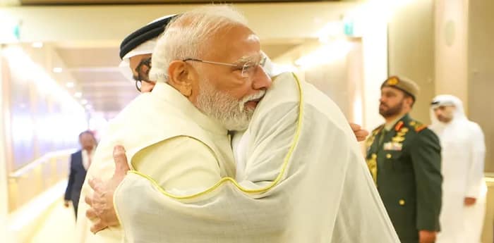 মোদির সফরে প্রথমদিনেই ভারতের লক্ষ্যপূরণ, তেল ভাণ্ডার এবং রান্নার গ্যাসের সরবরাহ নিশ্চিত করতে চুক্তি আমিরশাহির
