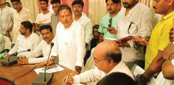 হাবড়া পুরসভায় দু’দফার বৈঠকেই কড়া বার্তা দিলেন বিধায়ক দেবদাস