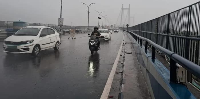কলকাতা, হাওড়া, হুগলি ও দুই ২৪ পরগনা জেলায় বিক্ষিপ্তভাবে ঝড়বৃষ্টির পূর্বাভাস